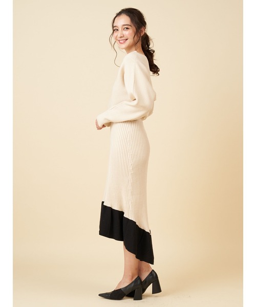 ROYAL PARTY（ロイヤルパーティー）の「アシメオフショルニットワンピース（ワンピース・レディース・ブラック/オフホワイト/ブルー・FREE）」の6枚目の写真