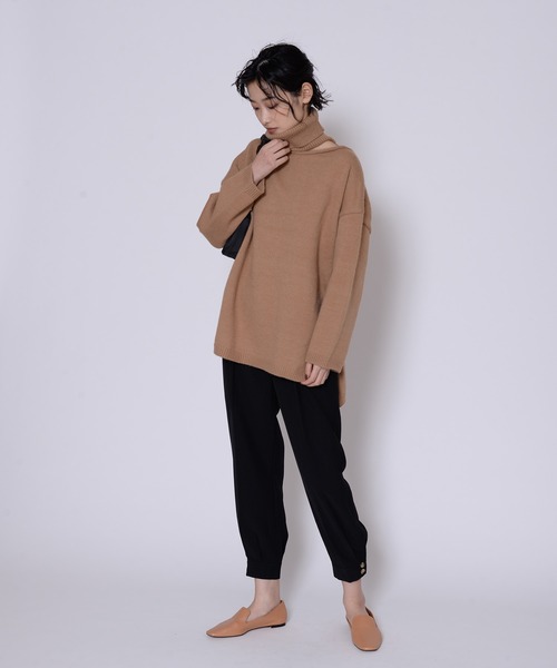 ECRIRE(エクリール)の「カットオフタートル(Tシャツ/カットソー・レディース・ブラック/キャメル・フリー)」の4枚目の写真