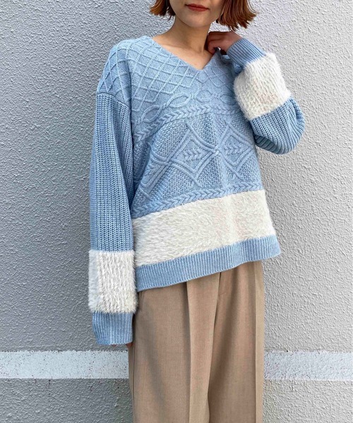 PICCIN（ピッチン）の「ケーブル+フェザーVネックニット（ニット/セーター・レディース・ベージュ/サックスブルー/アイボリー・M）」の3枚目の写真