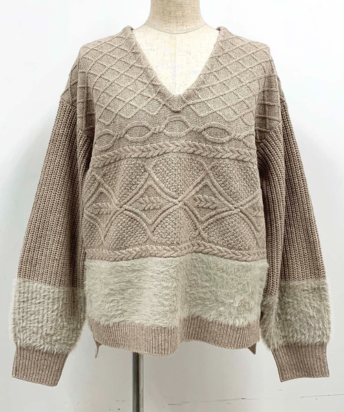 PICCIN（ピッチン）の「ケーブル+フェザーVネックニット（ニット/セーター・レディース・ベージュ/サックスブルー/アイボリー・M）」の4枚目の写真