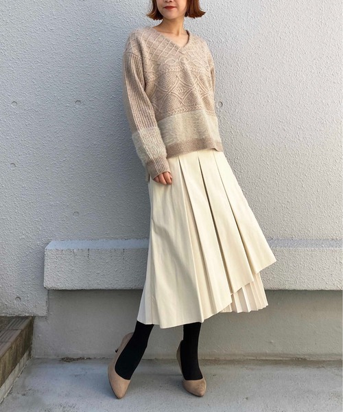 PICCIN（ピッチン）の「ケーブル+フェザーVネックニット（ニット/セーター・レディース・ベージュ/サックスブルー/アイボリー・M）」の20枚目の写真