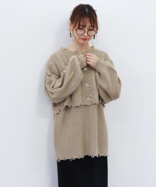 archives(アルシーヴ)の「ダメージ短丈カーディガンノースリセット(ニット/セーター・レディース・オフホワイト/ラベンダー/グリーン系その他/グレイッシュベージュ・MEDIUM)」の15枚目の写真