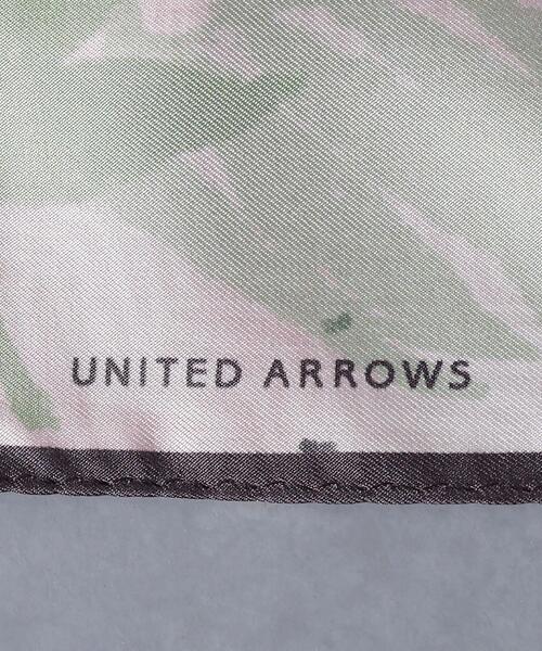 UNITED ARROWS(ユナイテッドアローズ)の「UBC ボタニカル シルク スカーフ(バンダナ/スカーフ・レディース・グレー/ライトピンク・FREE)」の4枚目の写真