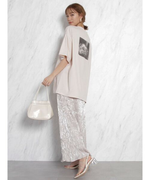 dazzlin（ダズリン）の「フォトメッセージオーバーTシャツ（Tシャツ/カットソー・レディース・グレー/オフホワイト/ベージュ/オレンジ・FREE）」の5枚目の写真