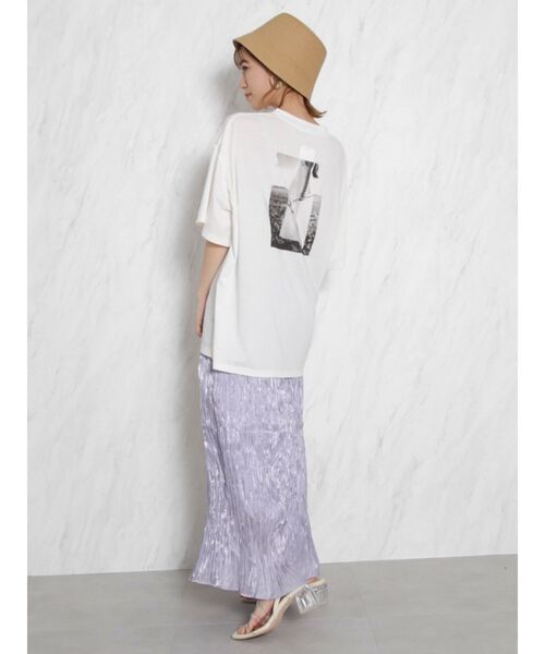 dazzlin（ダズリン）の「フォトメッセージオーバーTシャツ（Tシャツ/カットソー・レディース・グレー/オフホワイト/ベージュ/オレンジ・FREE）」の12枚目の写真