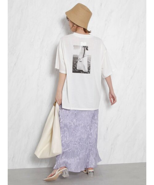 dazzlin（ダズリン）の「フォトメッセージオーバーTシャツ（Tシャツ/カットソー・レディース・グレー/オフホワイト/ベージュ/オレンジ・FREE）」の8枚目の写真