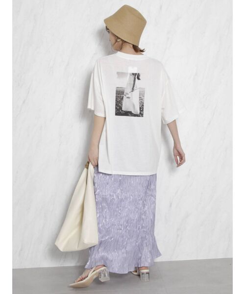 dazzlin（ダズリン）の「フォトメッセージオーバーTシャツ（Tシャツ/カットソー・レディース・グレー/オフホワイト/ベージュ/オレンジ・FREE）」の16枚目の写真