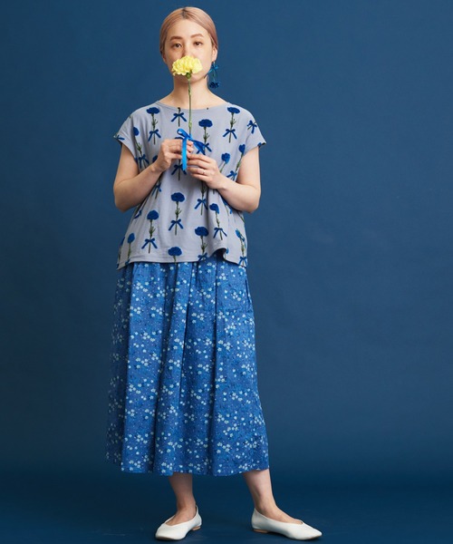 eiπe （イーペ）の「eiπe カーネーションジャカード　フレンチプルオーバー（Tシャツ/カットソー・レディース・レッド/ブルー・FREE）」の6枚目の写真