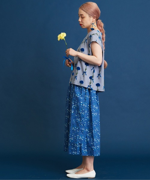 eiπe （イーペ）の「eiπe カーネーションジャカード　フレンチプルオーバー（Tシャツ/カットソー・レディース・レッド/ブルー・FREE）」の17枚目の写真