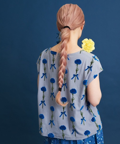 eiπe （イーペ）の「eiπe カーネーションジャカード　フレンチプルオーバー（Tシャツ/カットソー・レディース・レッド/ブルー・FREE）」の21枚目の写真