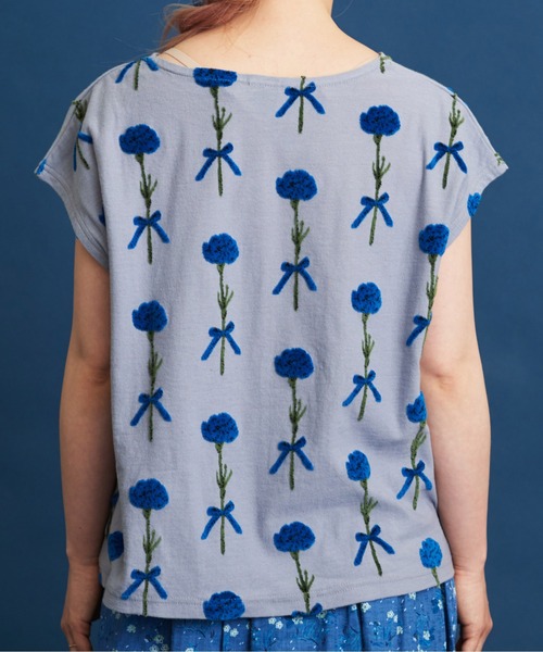 eiπe （イーペ）の「eiπe カーネーションジャカード　フレンチプルオーバー（Tシャツ/カットソー・レディース・レッド/ブルー・FREE）」の5枚目の写真