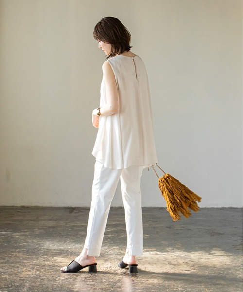 Noble（ノーブル）の「イレギュラーヘムチュニックブラウス◆（シャツ/ブラウス・レディース・オフホワイト/イエロー/ネイビー・FREE）」の5枚目の写真