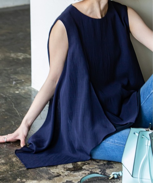 Noble（ノーブル）の「イレギュラーヘムチュニックブラウス◆（シャツ/ブラウス・レディース・オフホワイト/イエロー/ネイビー・FREE）」の8枚目の写真