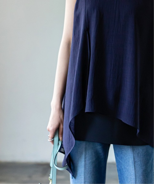 Noble（ノーブル）の「イレギュラーヘムチュニックブラウス◆（シャツ/ブラウス・レディース・オフホワイト/イエロー/ネイビー・FREE）」の9枚目の写真