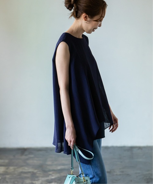 Noble（ノーブル）の「イレギュラーヘムチュニックブラウス◆（シャツ/ブラウス・レディース・オフホワイト/イエロー/ネイビー・FREE）」の11枚目の写真