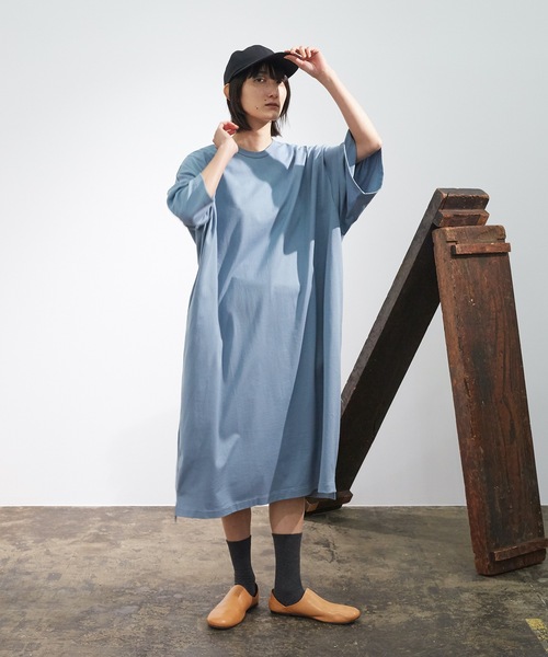 Dulcamara（ドゥルカマラ）の「2021秋冬 アシンメトリーOP -SMOOTH WOOL / CUT & SAWN-（ワンピース・レディース・ブルー/ブラック/オートミール・FREE）」の4枚目の写真