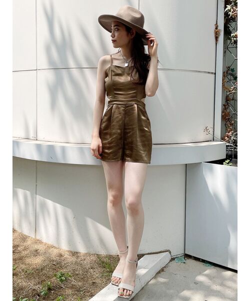 GYDA（ジェイダ）の「バックリボンサテンショーパンロンパース（つなぎ/オールインワン・レディース・ベージュ/ブラック/カーキ・FREE）」の9枚目の写真