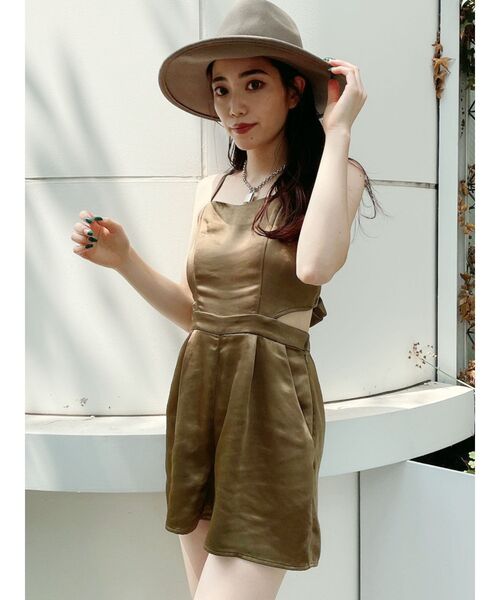 GYDA（ジェイダ）の「バックリボンサテンショーパンロンパース（つなぎ/オールインワン・レディース・ベージュ/ブラック/カーキ・FREE）」の13枚目の写真