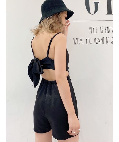 GYDA（ジェイダ）の「バックリボンサテンショーパンロンパース（つなぎ/オールインワン・レディース・ベージュ/ブラック/カーキ・FREE）」の18枚目の写真