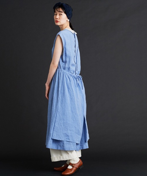 Malle(マル)の「malle 60/-Linen ワークエプロンドレス(ワンピース・レディース・サックスブルー/ボルドー/キナリ・FREE)」の11枚目の写真