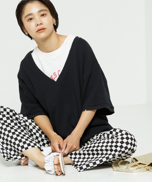 FREAK'S STORE(フリークスストア)の「ダメージワッフルVネックTシャツ(Tシャツ/カットソー・レディース・ピンク/ブラック/オフホワイト/ブルーグリーン・フリ-)」の3枚目の写真