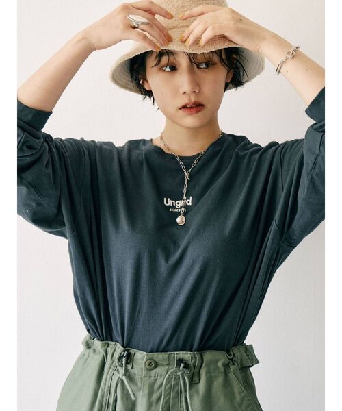 Ungrid（アングリッド）の「【10周年限定】UngridロゴロングスリーブTee（Tシャツ/カットソー・レディース・ブラック/ベージュ/オフホワイト・FREE）」の3枚目の写真
