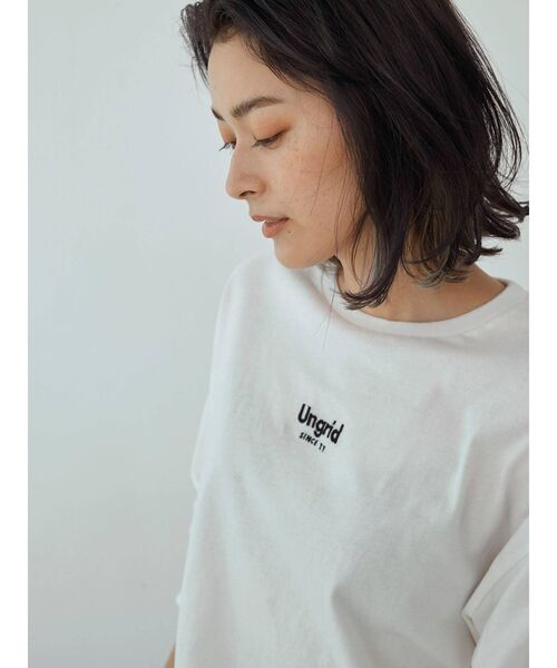 Ungrid（アングリッド）の「【10周年限定】UngridロゴロングスリーブTee（Tシャツ/カットソー・レディース・ブラック/ベージュ/オフホワイト・FREE）」の4枚目の写真