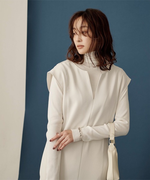 UR'S(ユアーズ)の「キーネックノースリーブワンピース(ワンピース・レディース・ブルー/ブラック/キャメル/オフホワイト・M/L/S)」の14枚目の写真