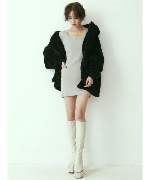 GYDA（ジェイダ）の「LOOSE BOA コート（その他アウター・レディース・オフホワイト/ブラック・FREE）」の3枚目の写真