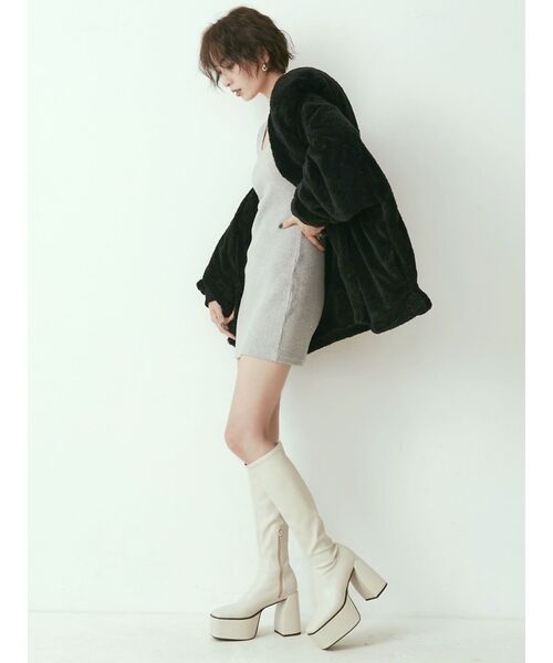 GYDA（ジェイダ）の「LOOSE BOA コート（その他アウター・レディース・オフホワイト/ブラック・FREE）」の7枚目の写真