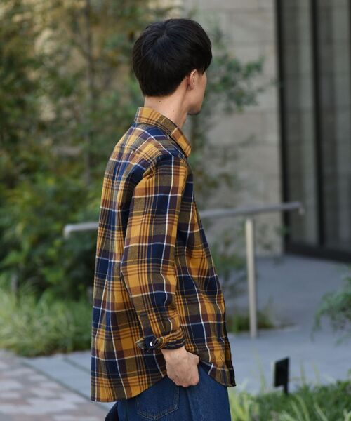 SHIPS（シップス）の「SHIPS: 播州織 フェザー チェック レギュラーカラー ネルシャツ（シャツ/ブラウス・メンズ・ベージュ/ネイビー/ブラウン/オリーブ・SMALL/MEDIUM/LARGE/X-LARGE）」の10枚目の写真