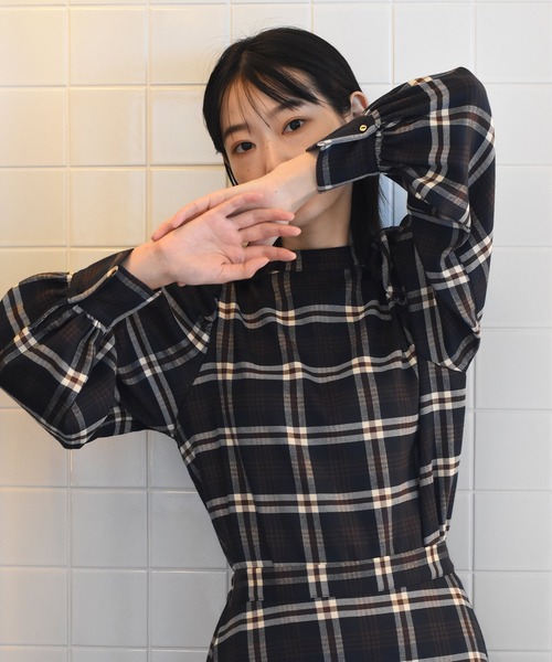 Alley by w closet（アリーバイダブルクローゼット）の「【SETUP対応】【Alley】チェックボリューム袖ブラウス（シャツ/ブラウス・レディース・ベージュ/ネイビー・FREE）」の12枚目の写真