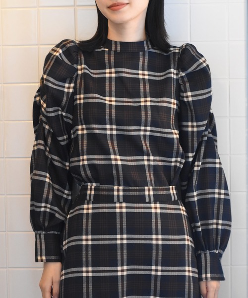 Alley by w closet（アリーバイダブルクローゼット）の「【SETUP対応】【Alley】チェックボリューム袖ブラウス（シャツ/ブラウス・レディース・ベージュ/ネイビー・FREE）」の13枚目の写真