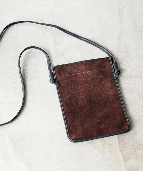 green label relaxing(グリーンレーベルリラクシング)の「<green label relaxing>レザーコンビ ミニショルダーバッグ(ショルダーバッグ・メンズ・ブラック/ダークブラウン・FREE)」の2枚目の写真