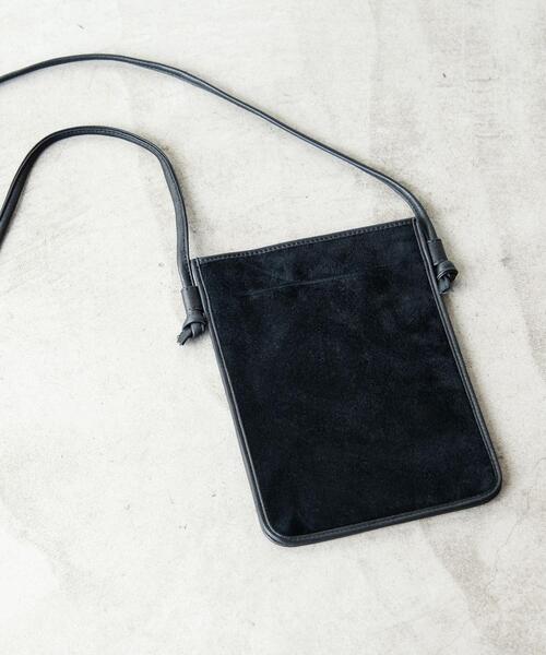 green label relaxing(グリーンレーベルリラクシング)の「<green label relaxing>レザーコンビ ミニショルダーバッグ(ショルダーバッグ・メンズ・ブラック/ダークブラウン・FREE)」の1枚目の写真