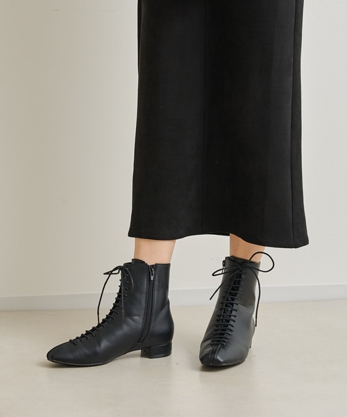 prose verse（プロズヴェール）の「レースアップショートブーツ（ブーツ・レディース・ベージュ/ブラック/グレイッシュベージュ・LARGE/SMALL/MEDIUM/LL）」の16枚目の写真