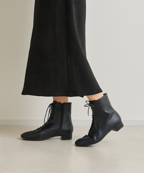 prose verse（プロズヴェール）の「レースアップショートブーツ（ブーツ・レディース・ベージュ/ブラック/グレイッシュベージュ・LARGE/SMALL/MEDIUM/LL）」の17枚目の写真