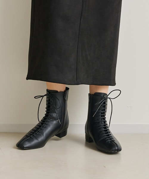 prose verse（プロズヴェール）の「レースアップショートブーツ（ブーツ・レディース・ベージュ/ブラック/グレイッシュベージュ・LARGE/SMALL/MEDIUM/LL）」の20枚目の写真