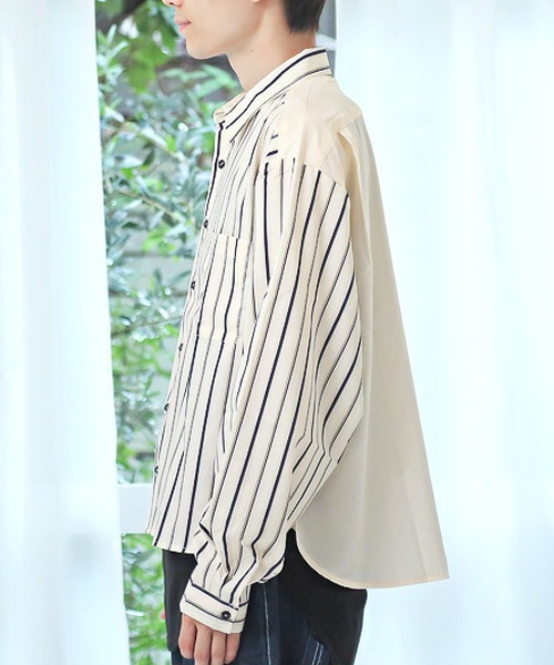 LUXSTYLE(ラグスタイル)の「無地×ストライプ切替アシンメトリー長袖ビッグシャツ(シャツ/ブラウス・メンズ・ホワイト/ブラック・M/L)」の4枚目の写真