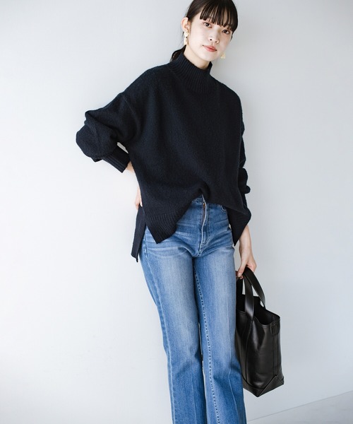 haco!(ハコ)の「軽くて肩こり知らず!全てを包む優しいビッグシルエットハイネックニット(ニット/セーター・レディース・ネイビー/ライトブルー/アイボリー・LARGE/MEDIUM/SMALL/X-LARGE)」の3枚目の写真