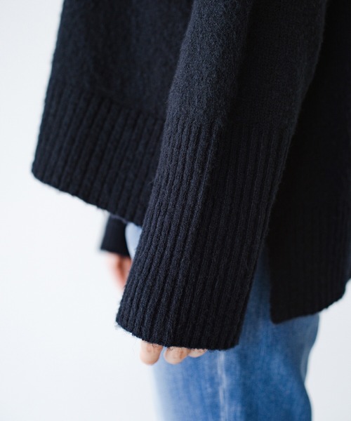 haco!(ハコ)の「軽くて肩こり知らず!全てを包む優しいビッグシルエットハイネックニット(ニット/セーター・レディース・ネイビー/ライトブルー/アイボリー・LARGE/MEDIUM/SMALL/X-LARGE)」の21枚目の写真