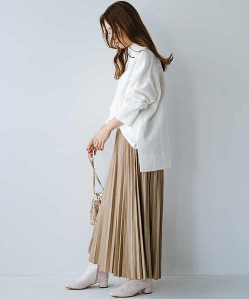 haco!(ハコ)の「軽くて肩こり知らず!全てを包む優しいビッグシルエットハイネックニット(ニット/セーター・レディース・ネイビー/ライトブルー/アイボリー・LARGE/MEDIUM/SMALL/X-LARGE)」の13枚目の写真