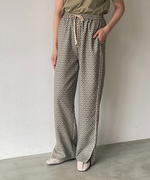 idem（イデム）の「【ZOZOTOWN限定】geometric relax pants/ジオメトリックリラックスパンツ（その他パンツ・レディース・ベージュ/グリーン・FREE/SMALL）」の10枚目の写真