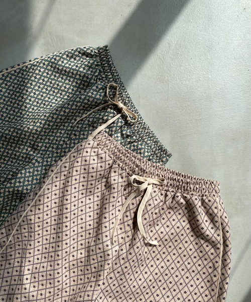 idem（イデム）の「【ZOZOTOWN限定】geometric relax pants/ジオメトリックリラックスパンツ（その他パンツ・レディース・ベージュ/グリーン・FREE/SMALL）」の13枚目の写真