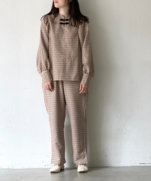 idem（イデム）の「【ZOZOTOWN限定】geometric relax pants/ジオメトリックリラックスパンツ（その他パンツ・レディース・ベージュ/グリーン・FREE/SMALL）」の5枚目の写真