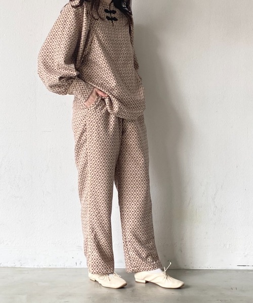 idem（イデム）の「【ZOZOTOWN限定】geometric relax pants/ジオメトリックリラックスパンツ（その他パンツ・レディース・ベージュ/グリーン・FREE/SMALL）」の12枚目の写真