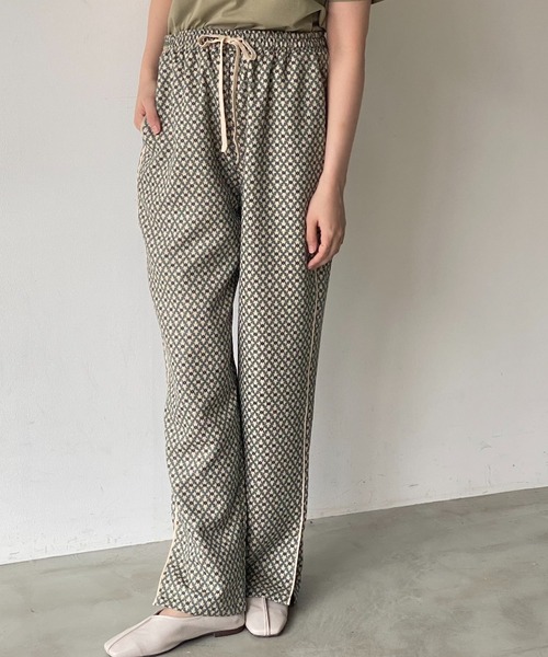 idem（イデム）の「【ZOZOTOWN限定】geometric relax pants/ジオメトリックリラックスパンツ（その他パンツ・レディース・ベージュ/グリーン・FREE/SMALL）」の21枚目の写真