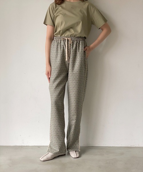 idem（イデム）の「【ZOZOTOWN限定】geometric relax pants/ジオメトリックリラックスパンツ（その他パンツ・レディース・ベージュ/グリーン・FREE/SMALL）」の18枚目の写真