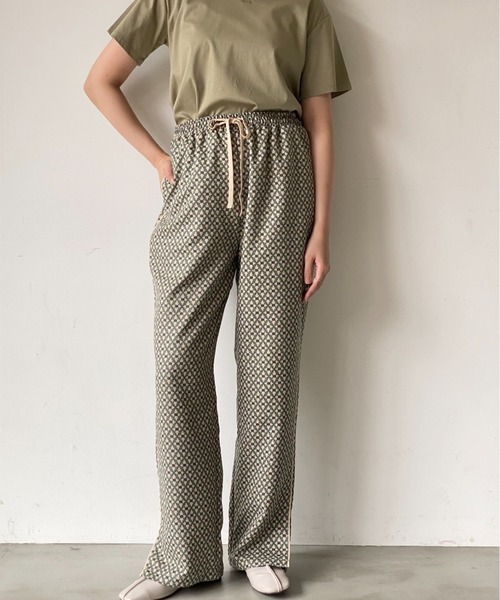 idem（イデム）の「【ZOZOTOWN限定】geometric relax pants/ジオメトリックリラックスパンツ（その他パンツ・レディース・ベージュ/グリーン・FREE/SMALL）」の11枚目の写真