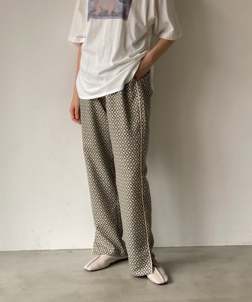 idem（イデム）の「【ZOZOTOWN限定】geometric relax pants/ジオメトリックリラックスパンツ（その他パンツ・レディース・ベージュ/グリーン・FREE/SMALL）」の6枚目の写真